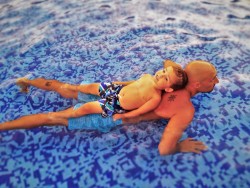 Rob-Taylor-and-LittleMan-in-Swimming-Pool-Cabo-San-Lucas-Mexico-250x188.jpg