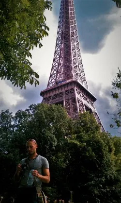 Rob Taylor Eiffel Tower 2traveldads.com