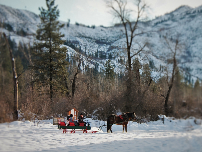 Sleigh Ride at Sleeping Lady Resort Leavenworth 2traveldads.com