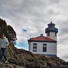 Lime-Kiln-Lighthouse-San-Juan-Island-Washington-2-225x225.jpg