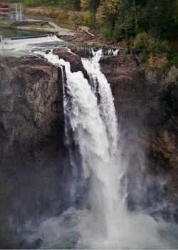 Snoqualmie Falls in Spring 2traveldads.com