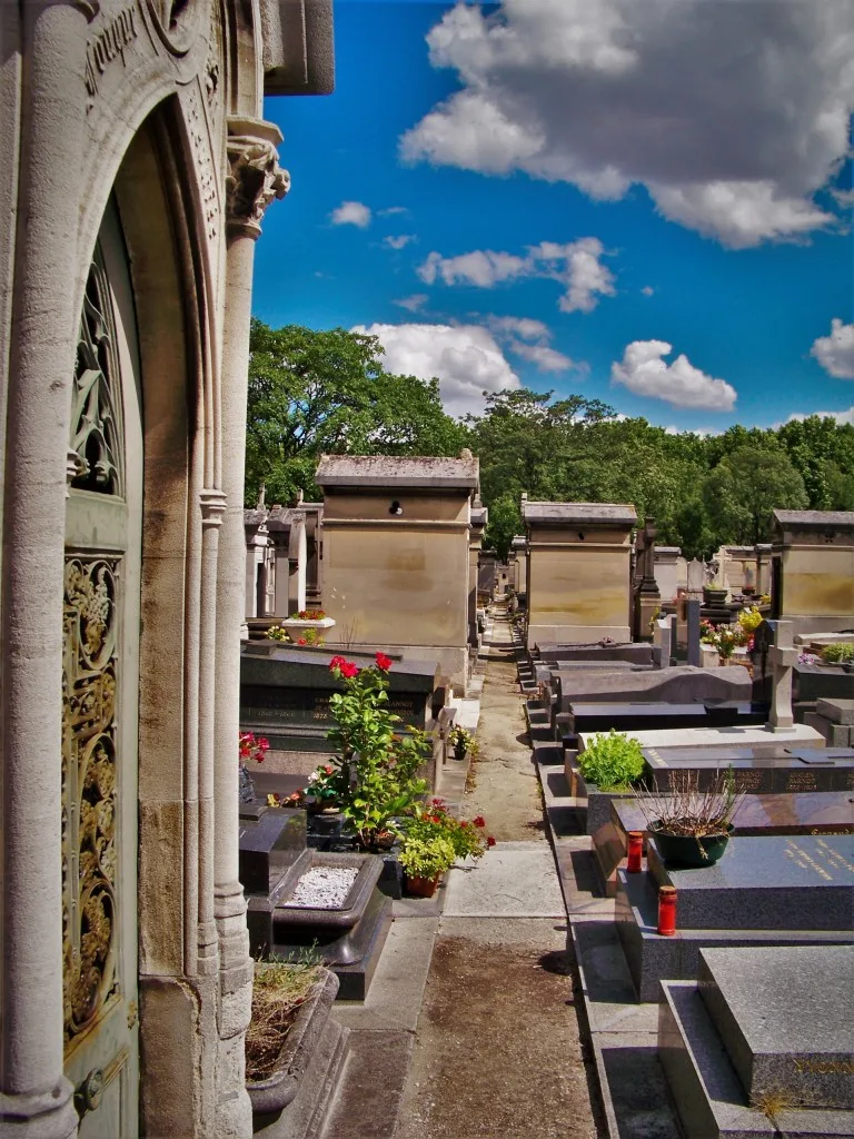 Cemetery at Montparnasse Paris 2traveldads.com