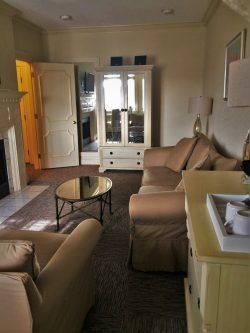 Living room in suite at Carter House Inn Eureka 1