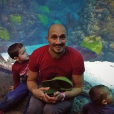 Rob-Taylor-and-Dudes-in-Shark-Tube-at-Denver-Downtown-Aquarium-1-225x225.jpg