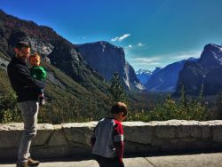 Chris Taylor and Kids at Tunnel View in Yosemite National Park 2traveldads.com