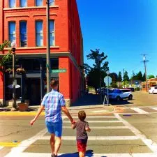 Chris Taylor and LittleMan in Downtown Anacortes 1