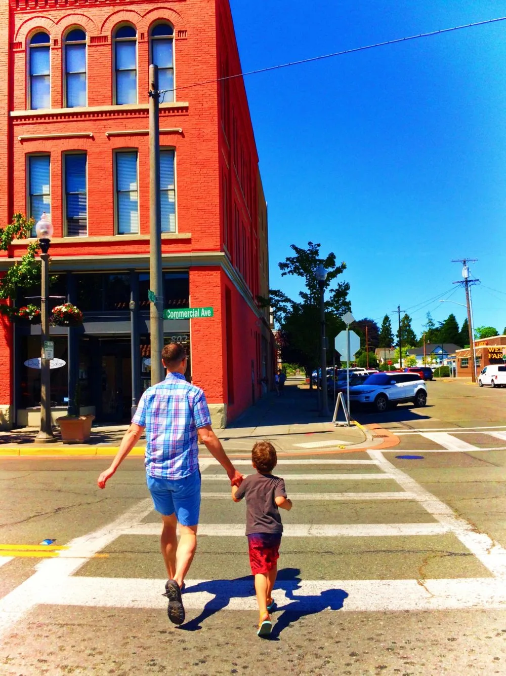 Chris Taylor and LittleMan in Downtown Anacortes 1