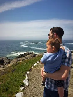 Chris Taylor and TinyMan at Battery Point Lighthouse in Crescent City 1