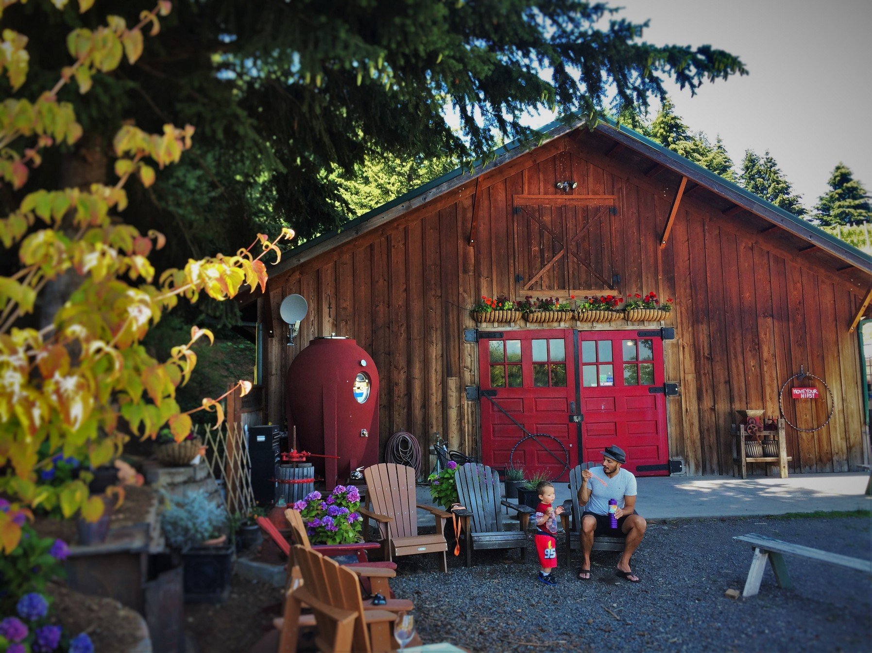 Rob Taylor and TinyMan Family Friendly wine tasting at AniChe Cellars Underwood Columbia River Gorge 2