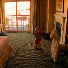 TinyMan in double room at Majestic Inn Anacortes 1e