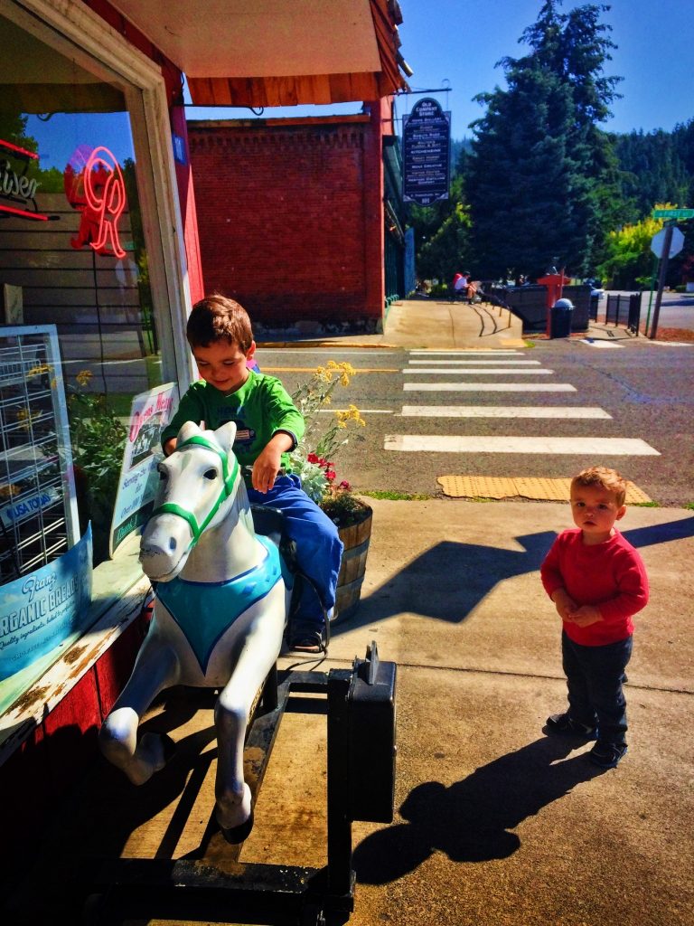 Taylor Kids on toy pony in Roslyn Washington 1