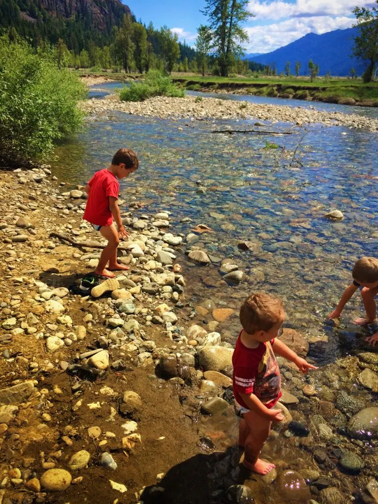 Taylor Kids playing in Cle Elum River 1