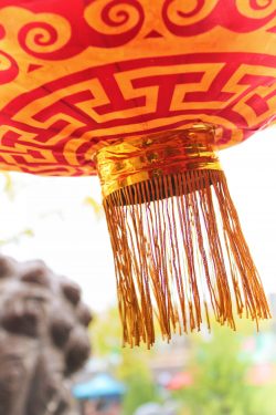 tassles-and-lantern-xian-1