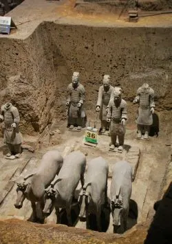 pit-3-at-terracotta-warriors-xian-china-1