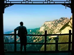 rob-taylor-hiking-at-death-plank-hike-huashan-national-park-4