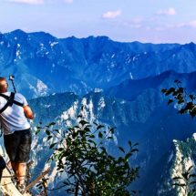 rob-taylor-hiking-at-death-plank-hike-huashan-national-park-5