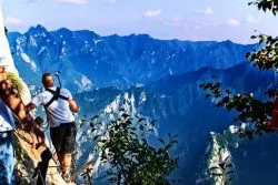 rob-taylor-hiking-at-death-plank-hike-huashan-national-park-5