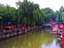 Willows-and-Canal-at-Tang-Paradis-Xian-Imperial-Garden-1-225x169.jpg