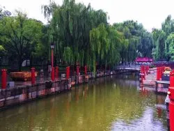 Canal and reflecting pond at Tang Paradise Xian Imperial Garden 2