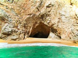 Cave at lovers beach near El Acro Cabo San Lucas