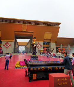 Buddha and burning incense at Famen Temple 1
