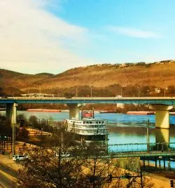 Riverboat on Tennessee River from Aquarium 1