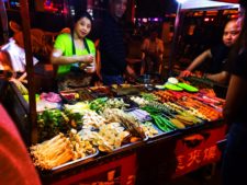 Street-Food-vendor-at-night-in-Xian-China-1-225x169.jpg