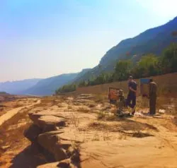 Artists painting at Hukou Falls Yanan Shaanxi 1