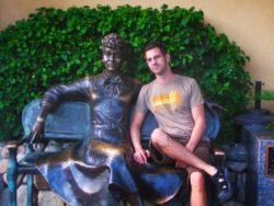 Chris Taylor and Lucile Ball statue in Downtown Palm Springs 1