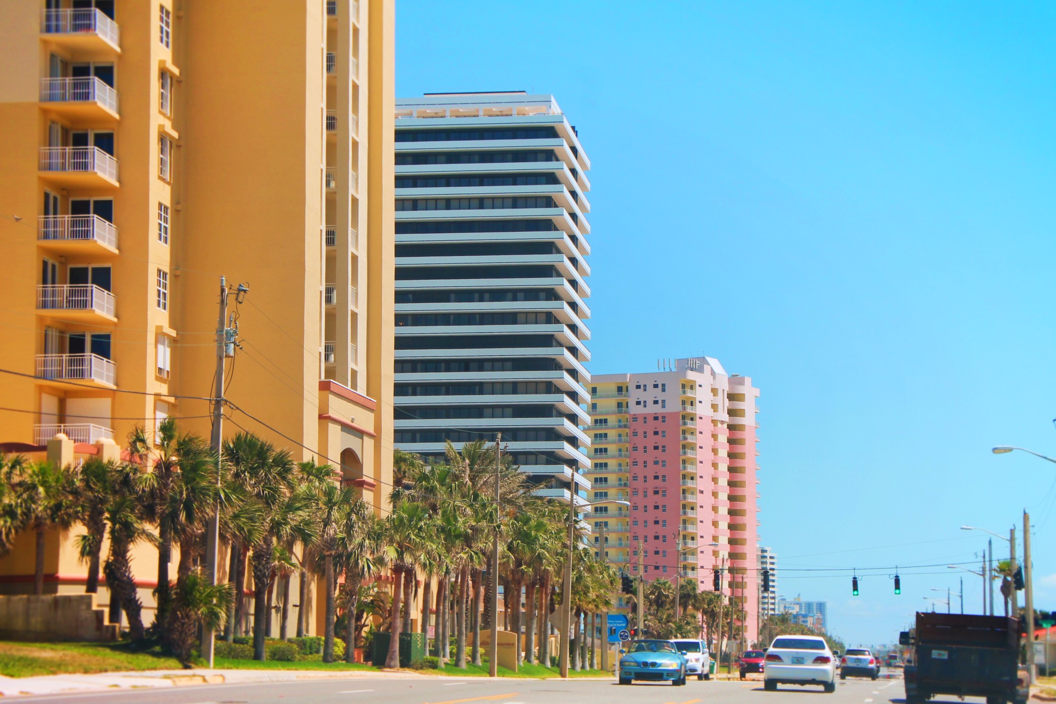 Colorful Hotels in Daytona Beach Florida 1