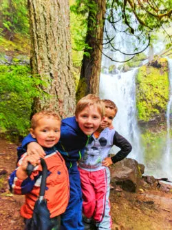 Taylor Family at Falls Creek Falls Carson Washington 8