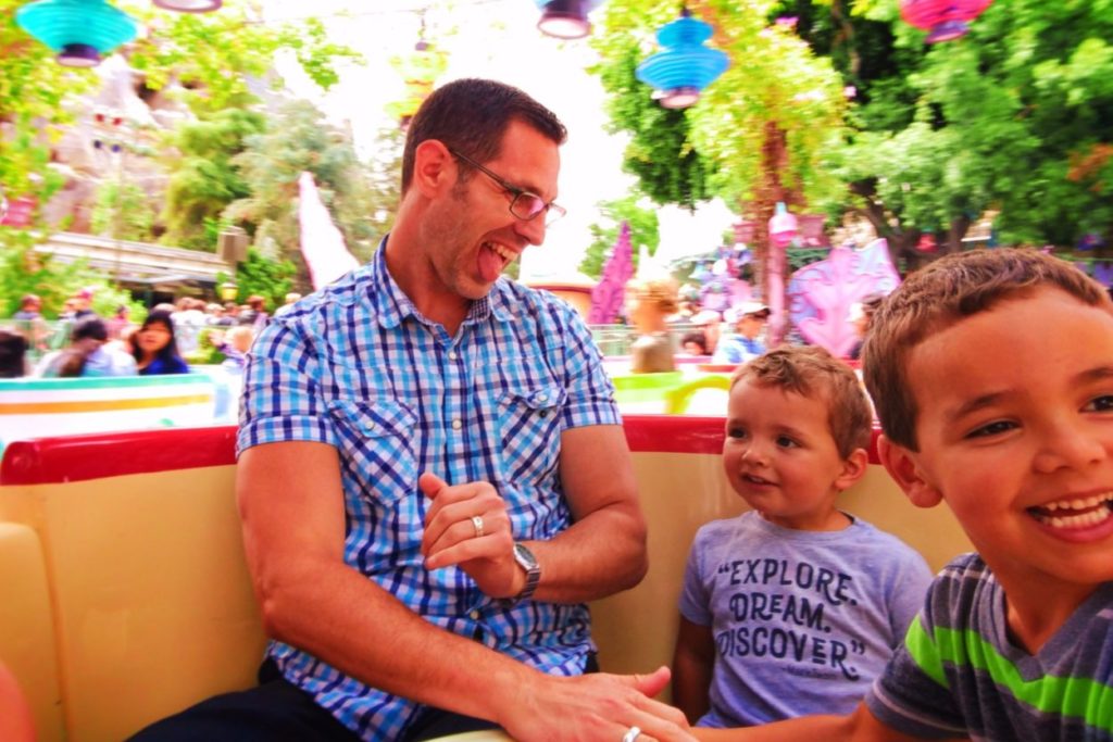 Taylor-Family-spinning-in-Teacups-in-Fantasyland-Disneyland-1-e1498161141705-1024x683.jpg
