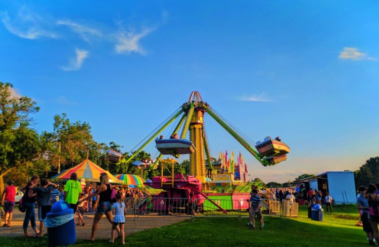 Carnival At 4th Of July Fireworks Monona Community Festival Wisconsin 1 2 Travel Dads 1837