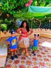 Taylor Kids meeting Moana in Adventureland Disneyland 3