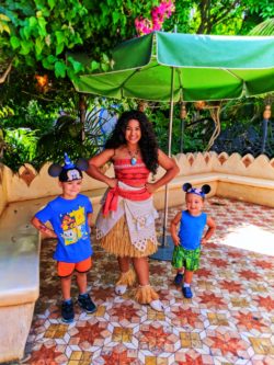 Taylor Kids meeting Moana in Adventureland Disneyland 3