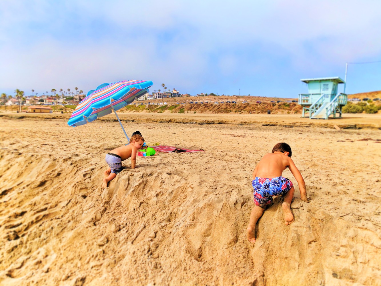 Taylor-family-playing-at-Manhattan-Beach-Los-Angeles-3-1.jpg