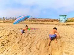 Taylor family playing at Manhattan Beach Los Angeles 3