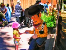 Woody-from-Toy-Story-in-Frontierland-Disneyland-1-e1499621763337-225x170.jpg