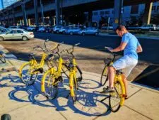 Taylor Family with Ofo Bicycles on Seattle Waterfront 4