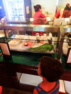 Poke bar Ulu Cafe at Disney Aulani 1