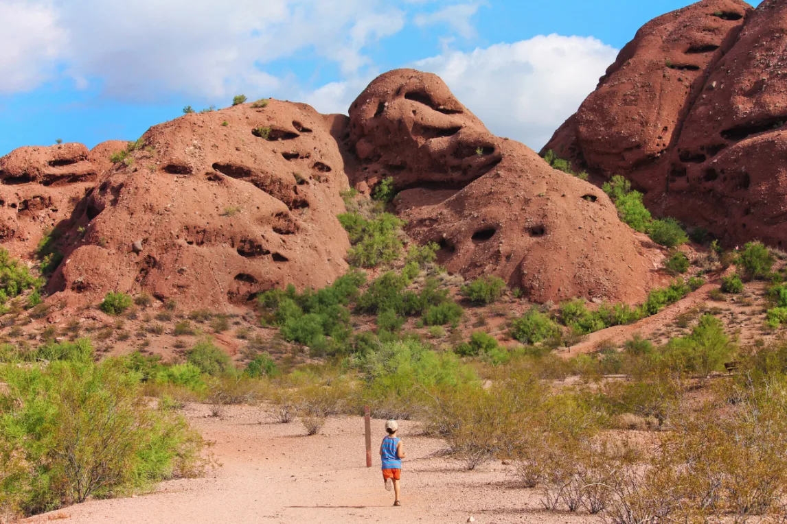 Taylor Family hiking at Hole in the Rock at Papago Park Phoenix Tempe 10