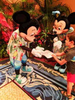 Taylor Family with Mickey Mouse and Minnie Mouse at Disney Aulani 4