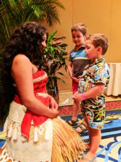 Taylor Family with Moana at Disney Aulani 8