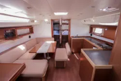 Oceanis 48 interior 1