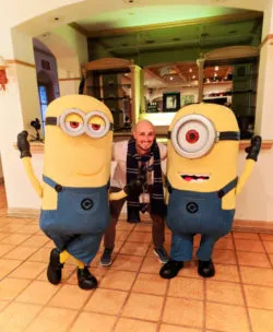 Rob Taylor with Minion Universal Blog Squad photo shoot 2