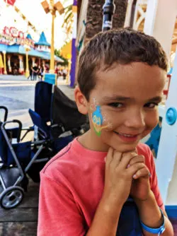 Taylor Family getting facepaint on Pixar Pier Disneys California Adventure 3