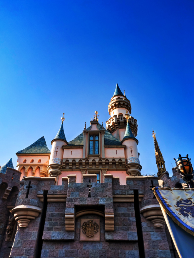 Sleeping-Beauty-Castle-Fantasyland-Disneyland-Anaheim-California-1.jpg
