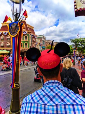 Taylor-Family-on-Main-Street-USA-Disneyland-3-300x400.jpg