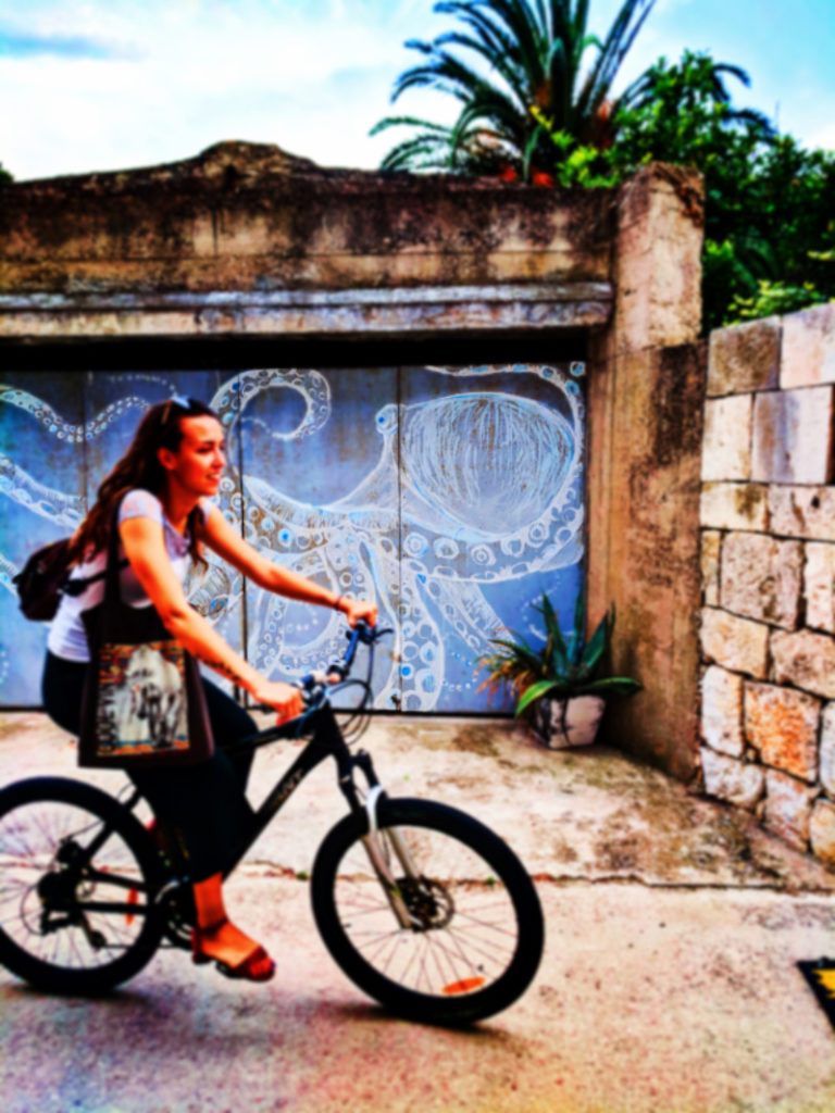 Octopus street art in Vis Croatia 1b