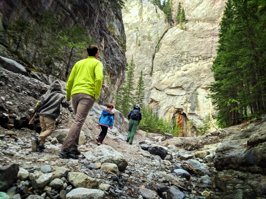 Taylor Family hiking to Grotto Canyon with Earth & Pine Outdoors Canmore Alberta 16